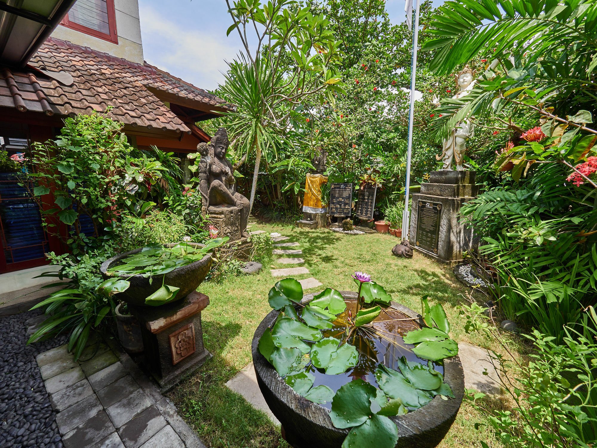 Hotel Al-Isha Dharamshala Kuta Lombok Esterno foto